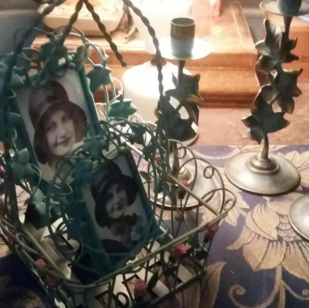 Wrapped wire ivy wire basket